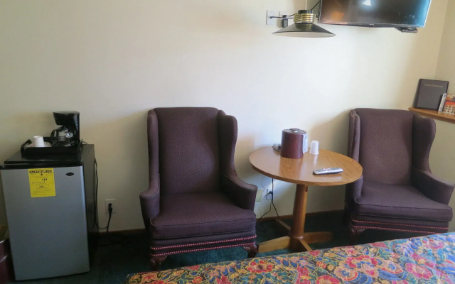 Bay City Inn