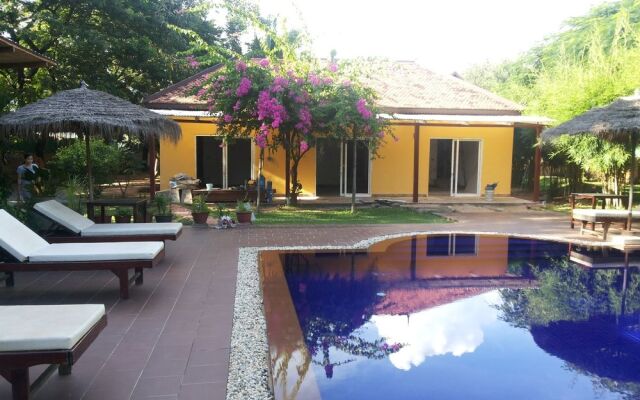 The Pool and Palm Villa
