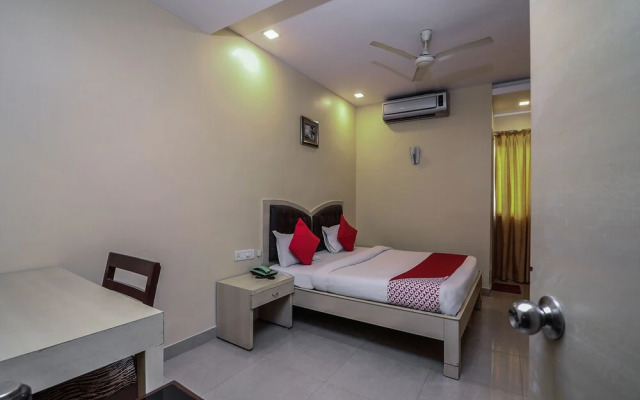 OYO 1076 Hotel Tourist Palace