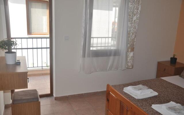 Dalyando Hotel