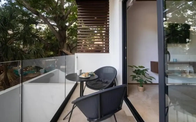 Downtown Playa Apartments Infinity Pool