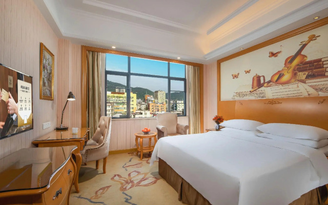 Vienna International Hotel (Shenzhen Airport Hangcheng)