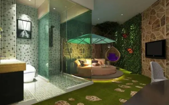 Lushan Wei'ai Theme Hotel