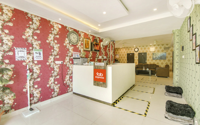 FabExpress Alacia Inn
