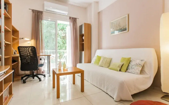 Central Apartment at Plaka 1 bed for 2 pers