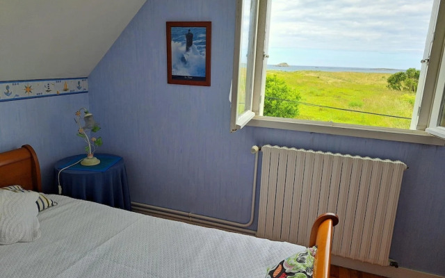 House in Treompan Near Sandy Beach