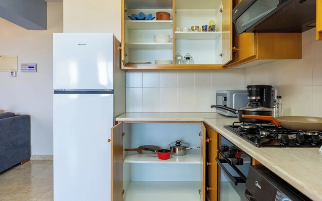 Bayview 2-BR Apartment in Larnaca