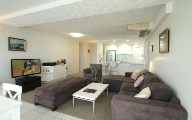 84 The Spit Holiday Apartments