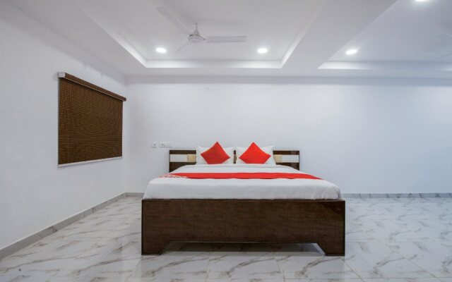 OYO 27720 V Hotel Gachibowli