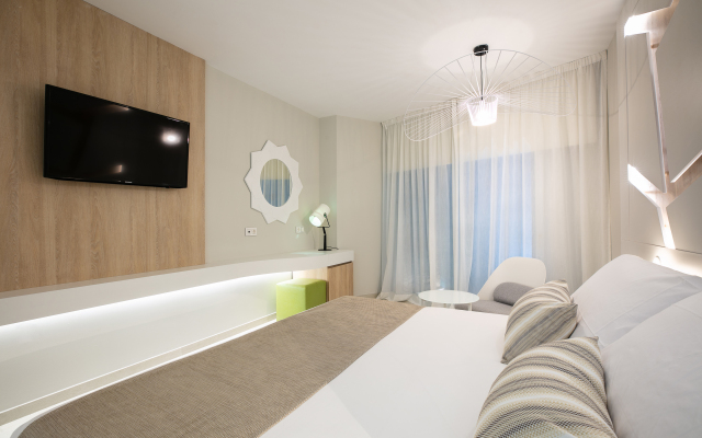 Sirenis Hotel Tres Carabelas & SPA