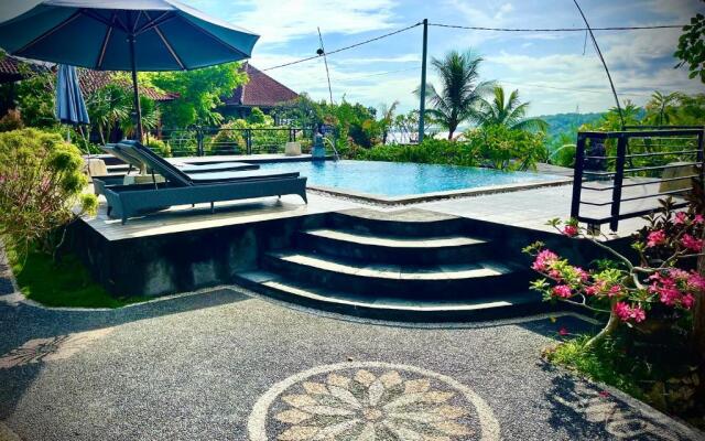 Dmas Huts Lembongan