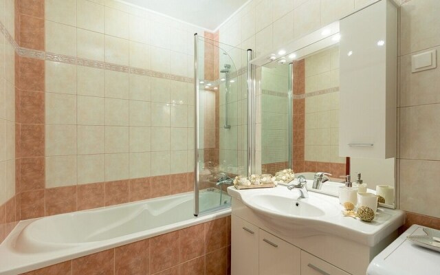 Leona & Borna Central Suites