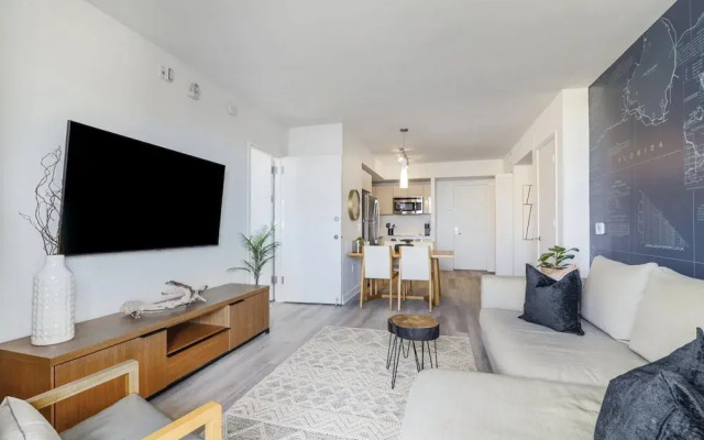 Maritime Retreat - Cozy Waterfront Stay