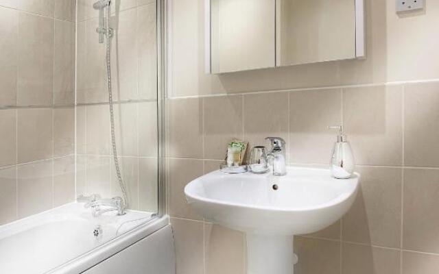 Wokingham - 2 bed House with garden