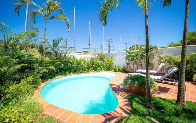 Bz93 Cond pé na areia piscina privativa
