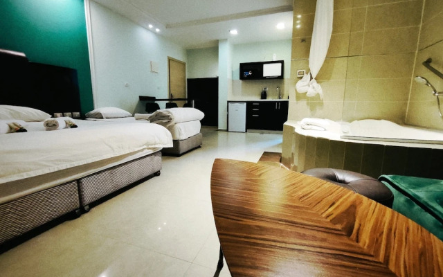 Marina Beach Hotel