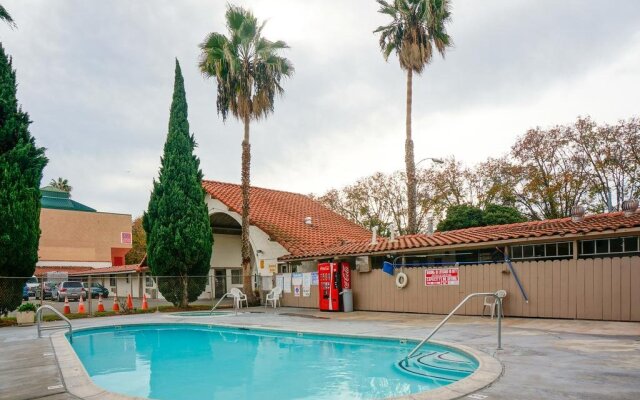 E-Z 8 Motel San Jose 1