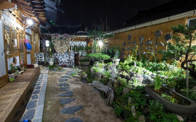 Happiness Full Guesthouse