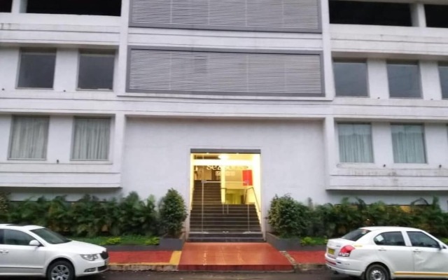 Seasons Hotel