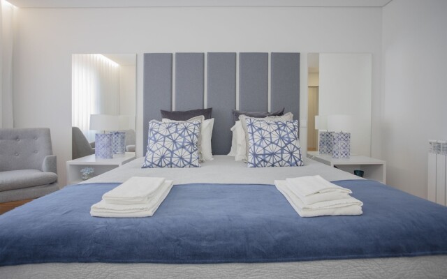 Liiiving -Luxury River View Apartment VI