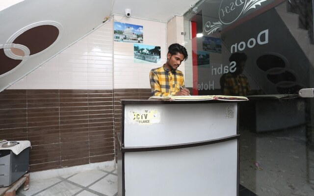 SPOT ON 37780 Hotel Doon Sabri
