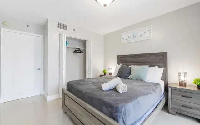 Wonderful 3BR Condo at Brickell