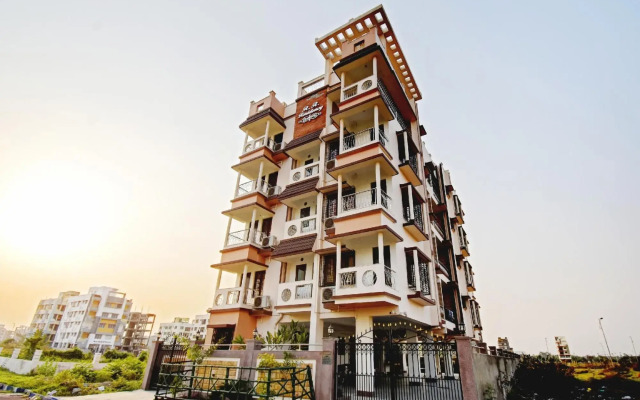 OYO 79874 Rr Residency