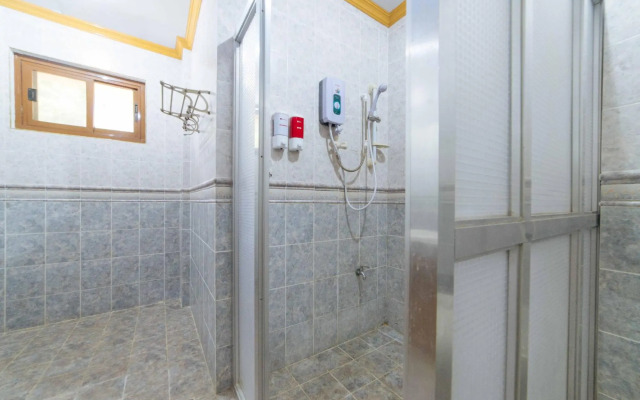 The Q Hotel by Reddoorz