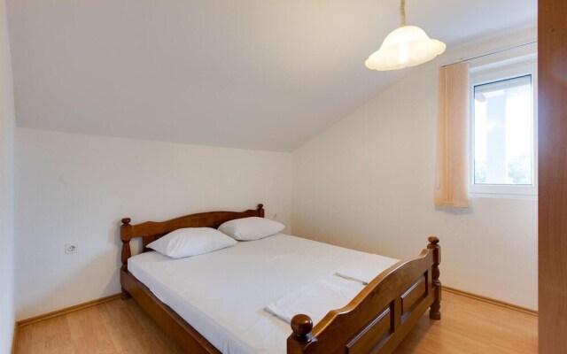 Nice Apartment in Marsici With Wifi and 1 Bedrooms