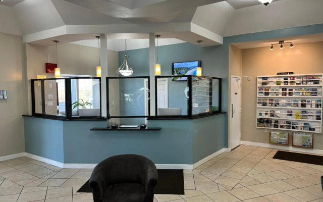 Admiralty Inn & Suites - a Red Collection Hotel