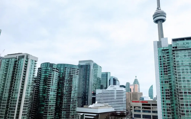 Room near Blue Jays CN Tower