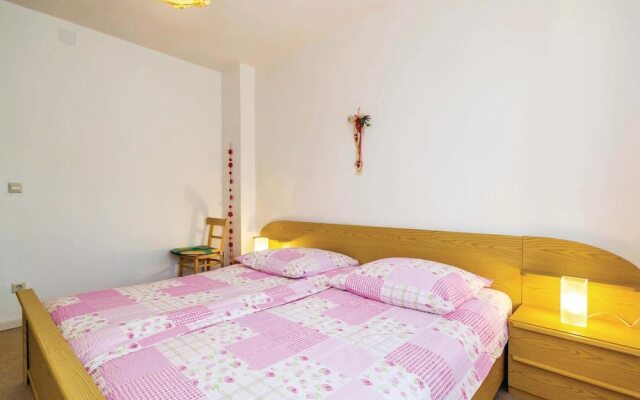 Stunning Home in Opric With Wifi and 1 Bedrooms