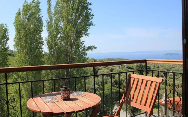 Chorostasi Guest House