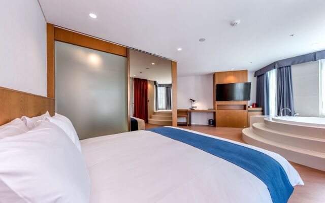 Hotel Sirius