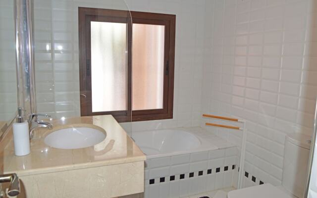 Beachfront villa protected private pool 4 bedrooms Marbella
