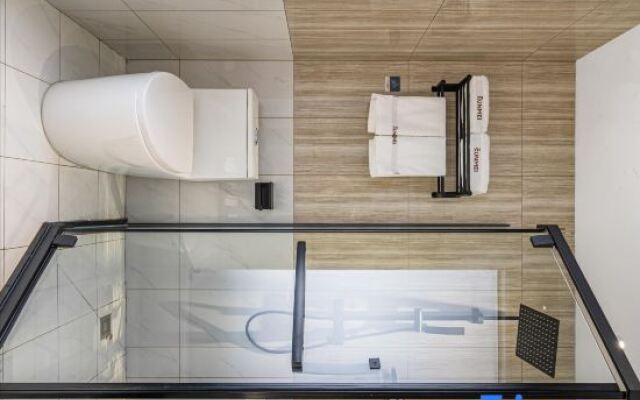 Shankee Hotel (Xinxiang Huixian Baligou Tourist Center)