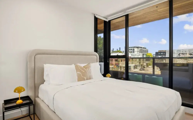 Bright 2-bed Apartment in Fitzroy's Heart