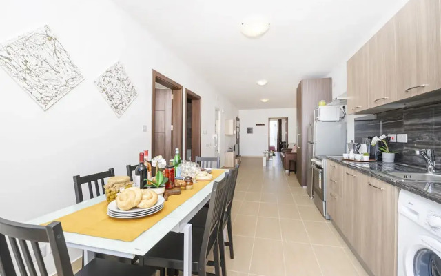 Summer Breeze with Panoramic terrace by Getaways Malta