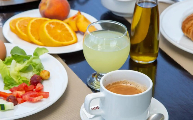 Malak Hotel