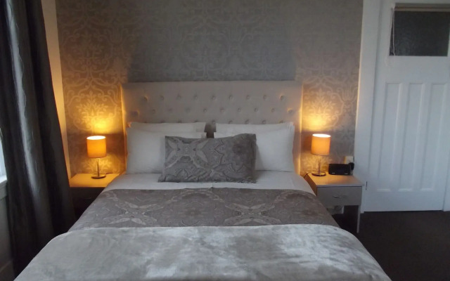 Majestic Mansions - Apartments at St Clair