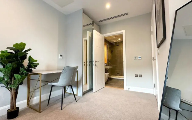 Huge 3bath 2bedroom Family Home