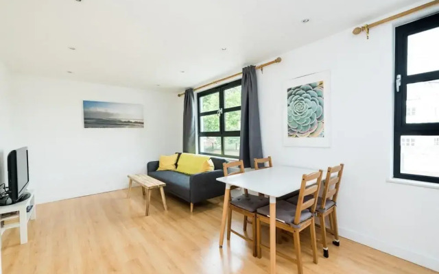 Charming Two Bedroom Flat Near Waterloo/southbank