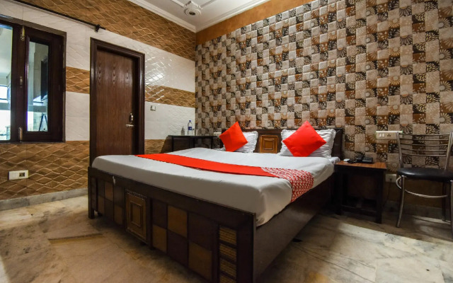 OYO 69417 Hotel Dream Town