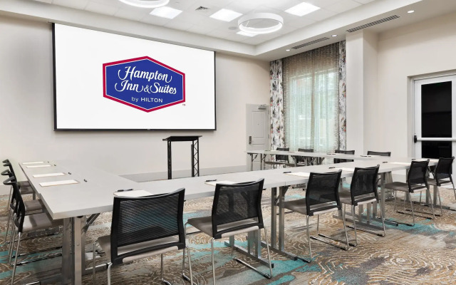 Hampton Inn & Suites Atlanta Buckhead Place