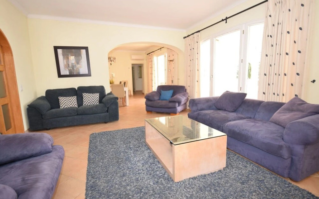 Fantastic Villa in Lagos With Swimming Pool