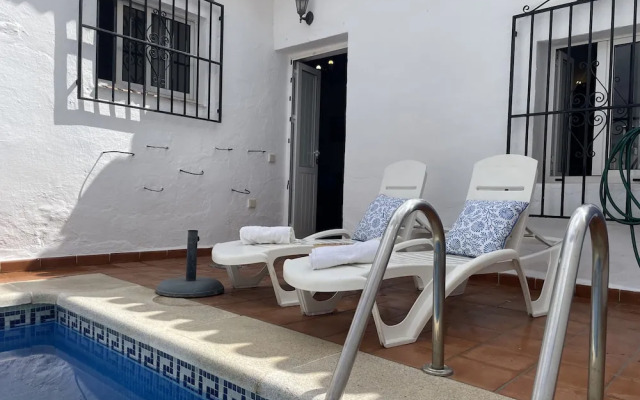 Casa Paquita con Piscina Privada en Maro By At Hom