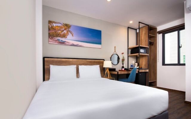 Titan Hotel (Formerly known as Golden Lotus Central)