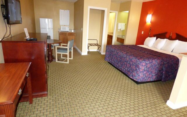 Economy Inn & Suites