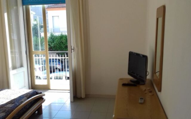 Apartment With 2 Bedrooms in Pescara, With Balcony and Wifi - 300 m Fr