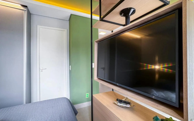 Studio novíssimo, completo e muito bem localizado